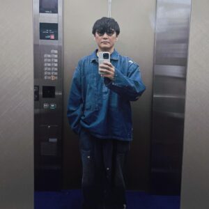 Ichiro Yamaguchi Instagram - 仙台でライブを行うのは久しぶりだ。このアリーナツアー前に開催した単独ツアーで仙台に来たが、サカナクションでは2年振り。仙台の街は正直ゆっくり歩いた事がなかった。東京から新幹線で１時間半。今までは切羽詰まったスケジュールの乱立で、ライブが終わって終電に間に合えばすぐに帰京していたが、今回は病気のおかげでスケジュールに余裕があるので、少し街を見て回れそうだ。ライブの翌日は山形まで足を伸ばす事ができる。これも仕事といえば仕事だが、病気の前には絶対に出来なかった選択だ。新しい自分。新しい習慣。新しい結果。しんどい日や心配事も多いが、未知の体験や感動も待っているはずだ。鬱になってから、僕は更にワクワクする方を選ぶようになっている。着なかった服を着るようにもなっている。