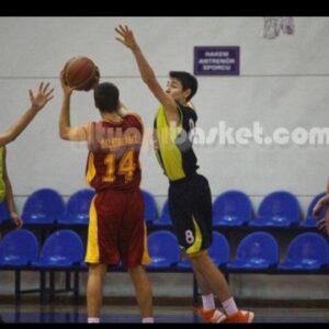 İdris Nebi Taşkan Instagram - Havalara ucmustum senin formanı terletecegımı ogredıgım de @galatasaray