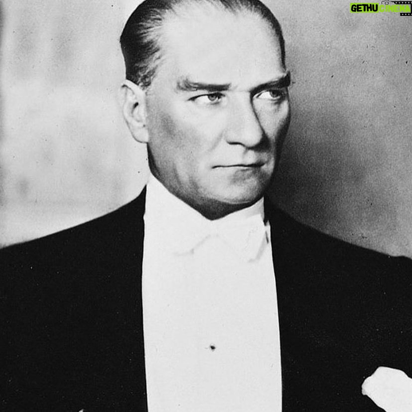 İdris Nebi Taşkan - 2.2K Likes - Benim naçiz vücudum, bir gün elbet toprak olacaktır. Fakat Türkiye Cumhuriyeti, ilelebet payidar kalacaktır. MUSTAFA KEMAL ATATÜRK !