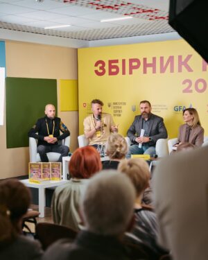 Ievgen Klopotenko Instagram - Я чекав цієї миті 5 років. Нарешті. Моя мрія, щоб діти харчувались краще ще на крок ближче.
Зустрічайте, новий збірник шкільного харчування для закладів освіти.

Вже сьогодні ми разом з @olenazelenska_official, Міністерством охорони здоровʼя, @liashko.victor, Міністерством освіти і науки України, Оксеном Лісовим, Проектним офісом реформи, Посольством Швейцарії та Діємо для здоров’я презентуємо збірник страв шкільного харчування. 

Це 14 розділів та загалом 621 страва, розроблена спільно з провідними нутриціологами та технологами. Тут і традиційні української страви, і популярні страви світової кухні. Це чотири роки шляху від ідеї до повної реалізації. Вау.

В збірнику на вас чекають детально пророблені рецепти з позначеними алергенами та рецепти під різні харчові потреби дітей - понад 80 альтернатив страв без лактози та глютену. Збірник отримав всі необхідні погодження від ДПСС, Інституту громадського здоров’я ім. О.М. Марзєєва та схвалений комісією ІМЗО (МОН) для використання в освітньому процесі. А ще він абсолютно безкоштовний: і для закладів освіти, і для турботливих батьків.

Подякував усім, хто доклав руку до цієї мрії.

Збірник можна завантажити за посиланням у шапці профілю.

Ініціатива реалізується в межах Україно-швейцарського проєкту “Діємо для здоров‘я” за фінансової підтримки Швейцарії.