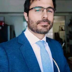 Ignacio Casano Instagram - A veces uno quiere escribir para inspirar a otras, a veces solo para descargarnos, como una forma de comunicarnos con nosotros mismos. No hay nadie con quien debamos tener conversaciones más serias que con nosotros mismos.