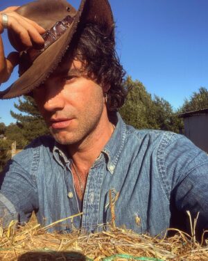 Ignacio Garmendia Instagram - Robándole momentos al verano…cuan bandido…