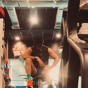 Ignacio Garmendia Instagram - No pain, no gain…Ir siempre un rato, es mejor que nada. Y ya cuando lo haces un hábito es menos difícil. Aunque en días como hoy no les miento que cuesta mas…pero ya una vez ahí, agradeces haber ido…
