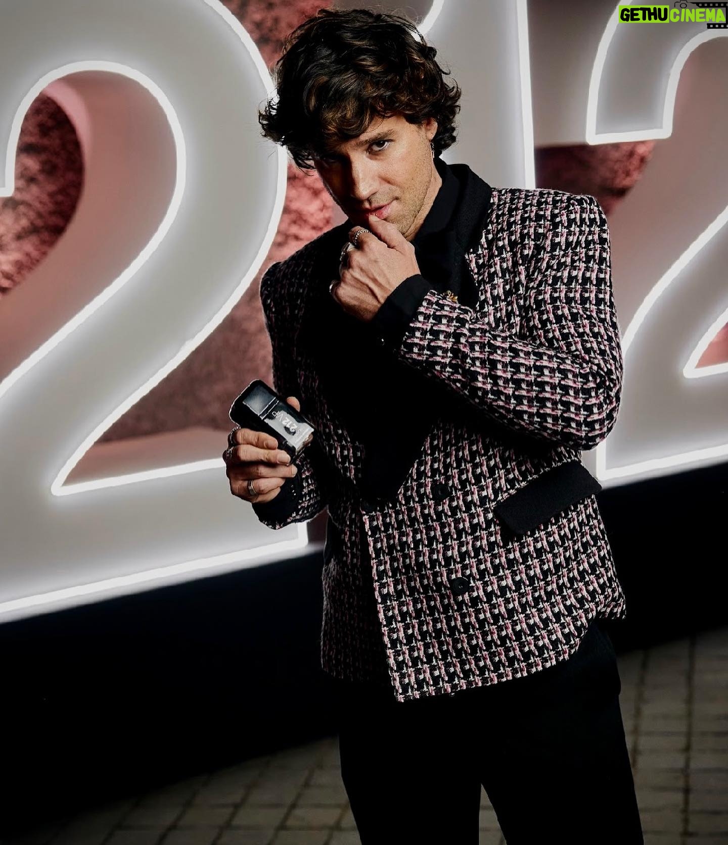 Ignacio Garmendia - 3 Likes - Postales de una noche memorable @carolinaherrera #212carolinaherrera #212stateofmind Total look @vicenterodriguez_r 🎩