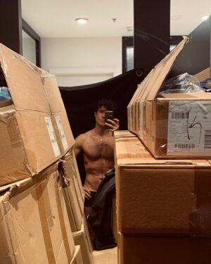 Ignacio Garmendia Instagram - Entre cajas 📦