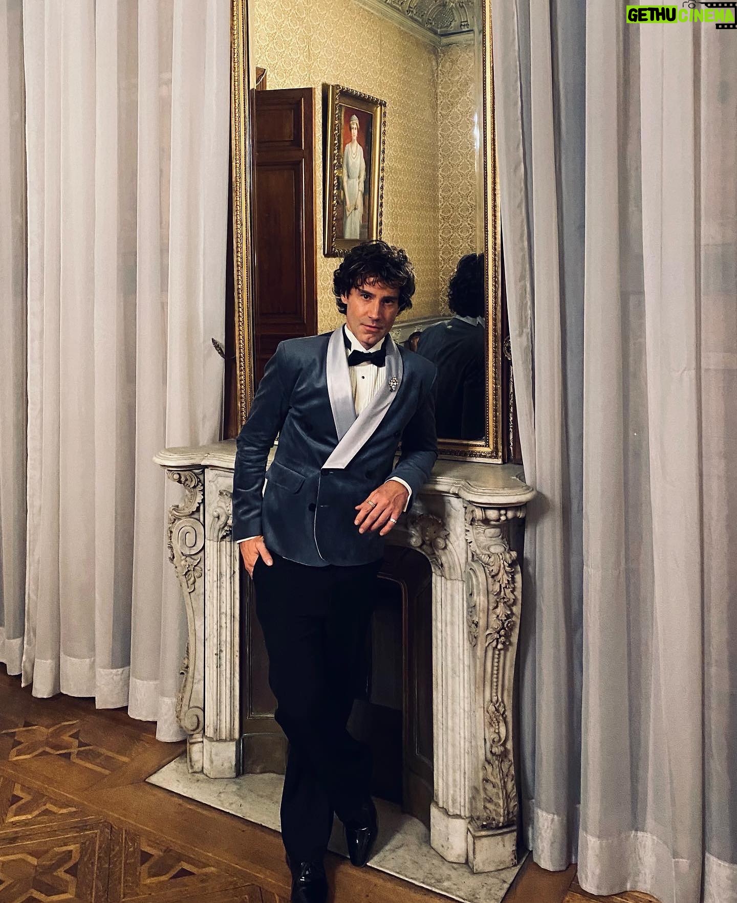 Ignacio Garmendia - 3 Likes - Fragmentos de una noche memorable…un matrimonio que quedará en la retina por un buen tiempo… 🎩🎩🎩 Total look by @vicenterodriguez_r @vicenterodriguezcl