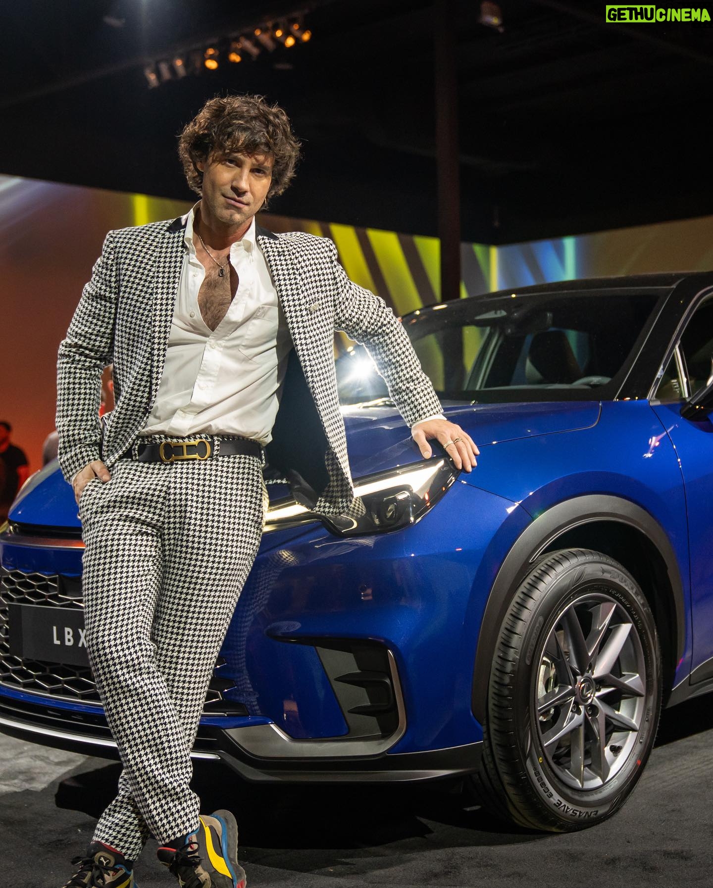 Ignacio Garmendia - 3 Likes - Los tiempos avanzan y @lexus_chile también lo hace con su nuevo LBX 2024 con tecnología eléctrica híbrida autorecargable, nuevos y atractivos colores y un diseño interior sofisticado y minimalista. Sorprende y encanta…todo un acierto.
#NEWLEXUSLBX
#EVERYDAYEXTRAORDINARY