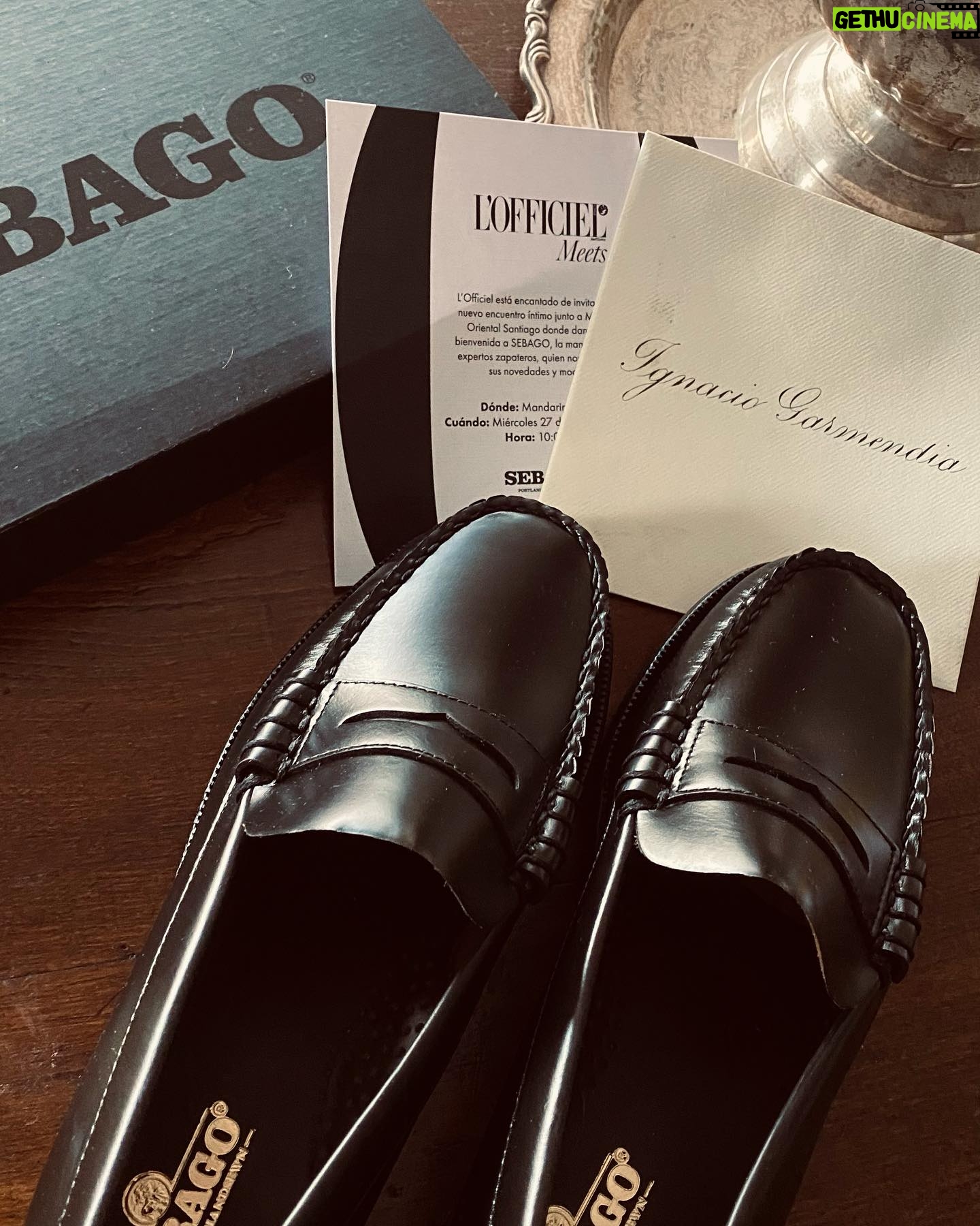 Ignacio Garmendia - 3 Likes - Hoy en lo de @sebago_world contaba que aprendí tarde a abrocharme los cordones y por eso de chico usaba mocasines y estos mocasines me recordaron ese episodio (justamente pq no tienen cordones) Estos son comodísimos, atemporales y de factura artesanal y están en @snobbycl Gracias @lofficielchile @thecollectivecl #lofficielmeets PD. Ya aprendí a abrocharme los cordones.