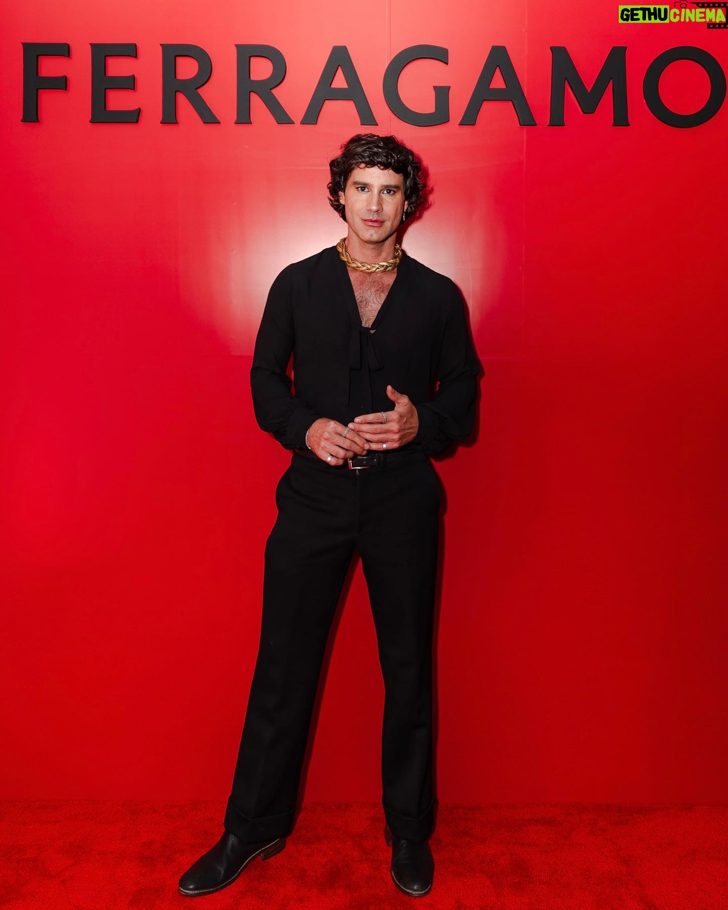 Ignacio Garmendia - 3 Likes - Hay noches y noches, pero esta sin duda fue perfecta @ferragamo cuidó cada detalle para que así fuera y vaya que se notó…mención a parte para @thecollectivecl por contribuir a ello con su impecable labor.