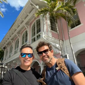 Ignacio Gutiérrez Instagram - Nuevos desafíos !!! 
 
Hoy el mejor doctor del mundo mundial comienza un nuevo desafío que lo tiene a él y a todos en esta casa  mucho más que felices. 
Trabajó intensamente  para que llegara el  día y desde ahora  comienza a trabajar exclusivamente en @clinicameds . 
Quiero decirles a sus miles de pacientes , que para él son todas muy importantes. Conoce sus nombres y contesta sus mails. Se alegra cuando logran avanzar luego de sus cirugías y tratamientos . 
Que gran honor tener a su @dr.macaya.ginecologo como médico tratante. 
Sigue disfrutando el hacer esa médica de excelencia que todos merecen.
Clínica @clinicameds, que gran premio.