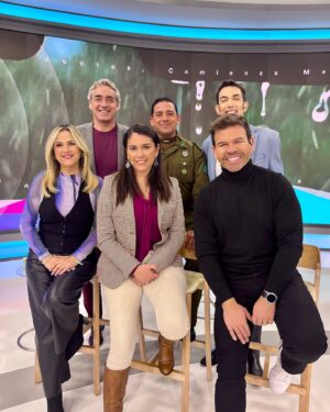 Ignacio Gutiérrez Instagram - Un equipo de primer nivel para analizar la noticia ☝🏼 Gracias por su compañía en este capítulo marcado por la lluvia 🌧 Nos reencontramos a las 16:00 horas por @canal13cl para más #TuDía rumbo al debut de “La Roja” en #CopaAmérica ⚽️