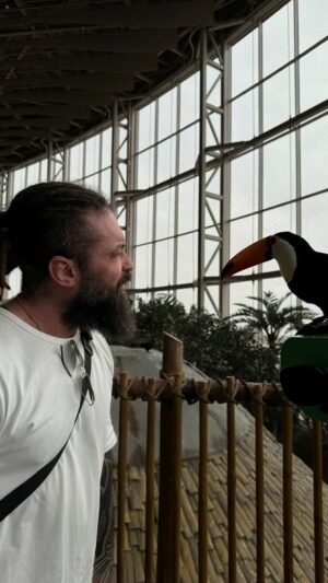 Igor Burnyshev Instagram - Пригласил его на концерт. Сказал - «Далеко лететь!»
Билеты на ближайшие концерты на Buritomusic.ru 🙏