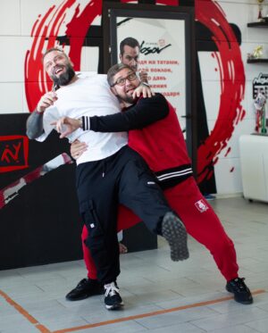 Igor Burnyshev Instagram - Спорт - неотъемлемая часть жизни каждого человека, независимо от возраста или пола. 🏋️‍♀️🏃‍♂️

Я полностью разделяю точку зрения Гарика BURITO @buritomusic , который утверждает, что занятия спортом являются ключом к творческому подъему и поддержанию тонуса. Ведь мы все хотим быть на вершине своих возможностей и принести добро в этот мир, верно? 💪

Пусть ваш спортивный выбор будет разнообразным! Выбирайте пробежки или велосипедные прогулки, занятия йогой, айкидо, боксом или дзюдо - главное, чтобы это было то, что приносит вам удовольствие и энергию. 🤸‍♀️🥋

Занимайтесь спортом, мои друзья, и несите с собой добро! 💚 Помните, что здоровый образ жизни и активная физическая активность - это не только забота о своем теле, но и о благополучии души. Позвольте спорту заполнить вашу жизнь радостью, силой и вдохновением.

Не откладывайте, начните прямо сейчас! 🌟 @nosovschool.ru 

Если вы ещё не смотрели выпуск @judo_with_the_stars с Гариком, то вы его сможете найти на нашем канала.

#дзюдосозвёздами #школаносова 
#СпортВЖизни #АктивныйОбразЖизни #ВыборСпорта #Добро #Здоровье #Тонус #Энергия