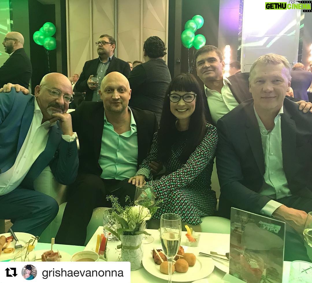 Igor Lifanov - 4.5K Likes - #Repost @grishaevanonna
・・・
Нашей дружной компанией, поздравляем канал НТВ с Юбилеем!!!🤘😍#юбилей #25летнтв #гошакуценко #игорьлифанов #анатолийжуравлёв #сергейбагиров #курснантв #хаяттриджерси