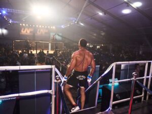 Ike Catcher Instagram - 🦍🦍🦍 
@upnextfighting 
Photos by @theiroldstuff
@adamhendershott 
#Mma 
#Debut
#BIGGESTMANONTHEBARS