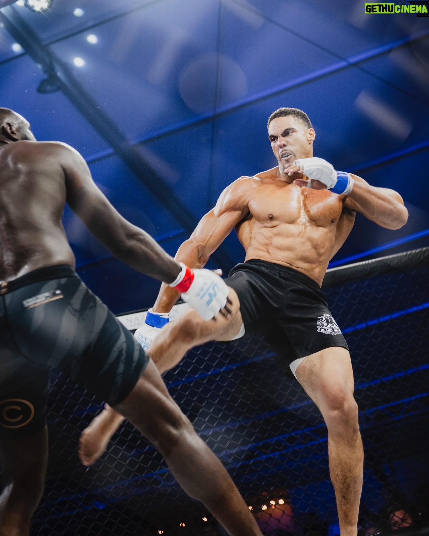 Ike Catcher - 1.7K Likes - Dare to be great. Dare to achieve. Dare to success…. Because even in failure there’s winning…. But there is no winning in quitting 💯
.
.
📸 @_shuttr
@upnextfighting
Athlete: @ikecatcher
.
.
#mma #fighter #bodybuilder #muscle #mmafighter #UNF19 #photographer #photography