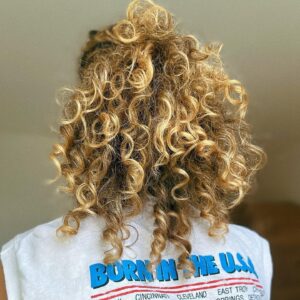 Ilana Becker Instagram - s̶p̶r̶i̶n̶g̶ hair has sprung 🌀