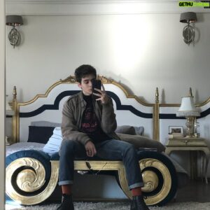 İlber Uygar Kaboğlu Instagram - Influencer hesabı ve güzel bi profilin arasındaki ince çizgiyi bilir misiniz