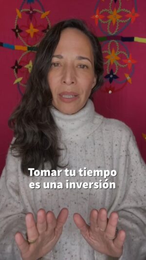 Ileanna Simancas Instagram - El invertir tiempo en conectarnos con nosotros mismos, nos permite ver las cosas de una manera diferente y encontrar nuevas soluciones a nuestros problemas; encontrar nuevas formas de abordar los desafíos y verlos como oportunidades de crecimiento. Al parar, estamos demostrándonos amor y respeto, y esto es fundamental para nuestro bienestar y nuestra felicidad. 

Así que, si te sientes abrumado o agotado, no dudes en darte un tiempo para descansar y recargar energías. #felizlunes #ileannasimancas