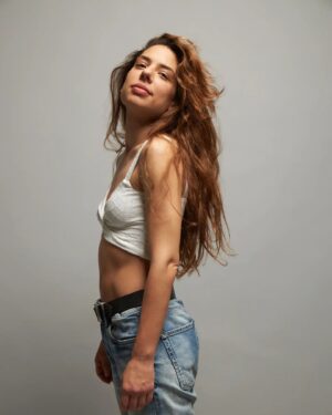 Ilianna Mavromati Instagram - Warmin up - Welcome summer
.
Photo by @nikosvardakastanis 
.
Photo assistant @spyrosgarderis__ 
.
@studio112.photography 
.
#actor #acting #photoshoot #studiophotography #studio #studio112photography #lovemycoworkers #lovemyfriends #lovelife #joy #inspiration
#lovelife #welcomesummer