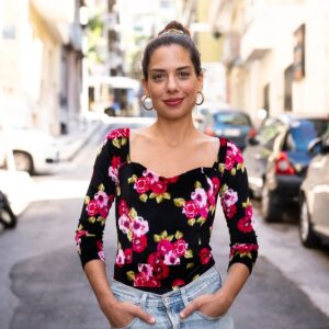Ilianna Mavromati Instagram - Interview to @stylianosou for @cnngreece 
.
https://www.cnn.gr/style/politismos/story/386616/h-iliana-mavromati-mas-eksigei-poso-dyskolo-einai-na-eisai-nea-gynaika-kai-ithopoios-simera
.
Photos by @nikosraz 
.
#dodekatinyxta #theatrotechnis #theatre #actor #acting #twelfthnight #shakespeare #photoshoot #interview #cnngreece #joy #inspiration #lovelife #lovemyjob #lovemycoworkers 
.
@theatro_technis_official @paniktheaterproductions