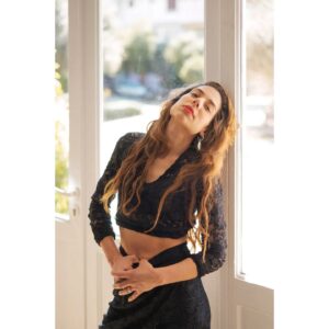 Ilianna Mavromati Instagram - Photos by @apostolis_photography 🌹
.
Thank you again @ivansvitailo_official for this incredible set @palmtreecenter 🌴
.
#actor #acting #photoshoot #photography #lovemycoworkers #lovemyfriends #lovemyjob #lovelife #joy #inspiration #palmtreecenter