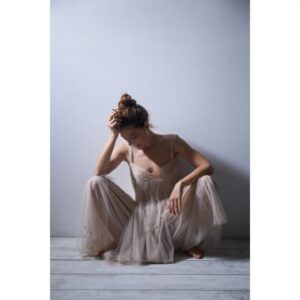 Ilianna Mavromati Instagram - ...Και μένουμε ανυπεράσπιστοι ξαφνικά,

σαν ένα νικητή μπροστά στο θάνατο 

ή ένα νικημένον αντίκρυ στην 

αιωνιότητα....

Συμφωνία αρ.1, Τ. Λειβαδίτης 
.
Photos by @nikosvardakastanis 
.
Photo assistant @spyrosgarderis__ 
.
Outfit by @atelierloukia 
.
@studio112.photography 
.
#photography #photoshoot #studio #studiophotography #studio112photography #actor #acting #inspiration #joy #lovelife #lovemycoworkers #lovemyfriends #atelierloukia #loukia