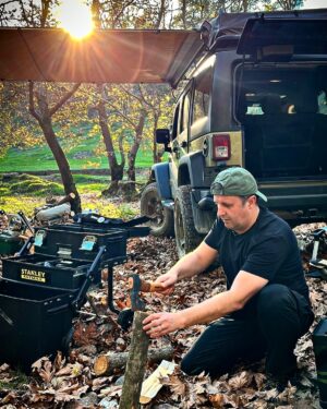 İlker Ayrık Instagram - Kampı gelen? Benim geldi valla… 
Yalnız değil tek başına! 💪🏻😉🪵🔥⛺️😘

📷 Foto en sevdiğim kamp mekanlarından biri olan Erikli Şelale Kamping, Yalova’dan… Mekanın sahibi şahane bir insan, Ahmet. @erikliselalekamp 

🏕️ Siz de bildiğiniz kamp mekanlarını paylaşırsanız tatlı olur… İstanbul’a yakın olması, olmaması fark etmez. Yeni mekanlar keşfedelim😉

#camping #campinglife