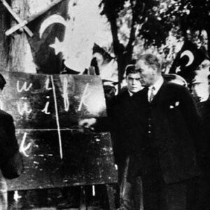 İlker Ayrık Instagram - Başta Başöğretmen Mustafa Kemal Atatürk olmak üzere tüm öğretmenlerimizin günü kutlu olsun...