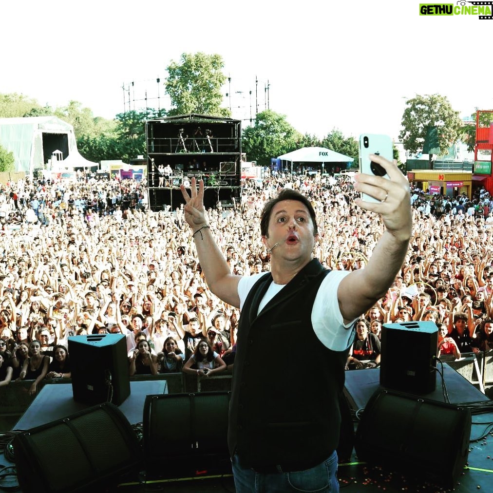 İlker Ayrık - 12.5K Likes - #FoxFest2019 Yarım saat kendimi Rock Star gibi hissettim! Katılan herkes müthişti. Enerji tavandı. #yaparsınkankam efsane oldu. Orada olanlar söylesin bakalım... Kim kazandı? @yaparsinaskim @pervasizyapim