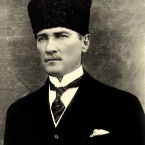 İlker Ayrık Instagram - Türkiye Cumhuriyeti’nin kurucusu Gazi Mustafa Kemal Atatürk...