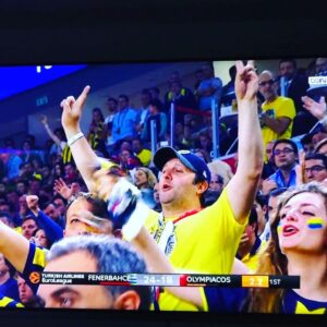 İlker Ayrık Instagram - Oradaydım! Tüm kalbimle... #euroleague #fbbasketbol @fbbasketbol #şampiyon #champion