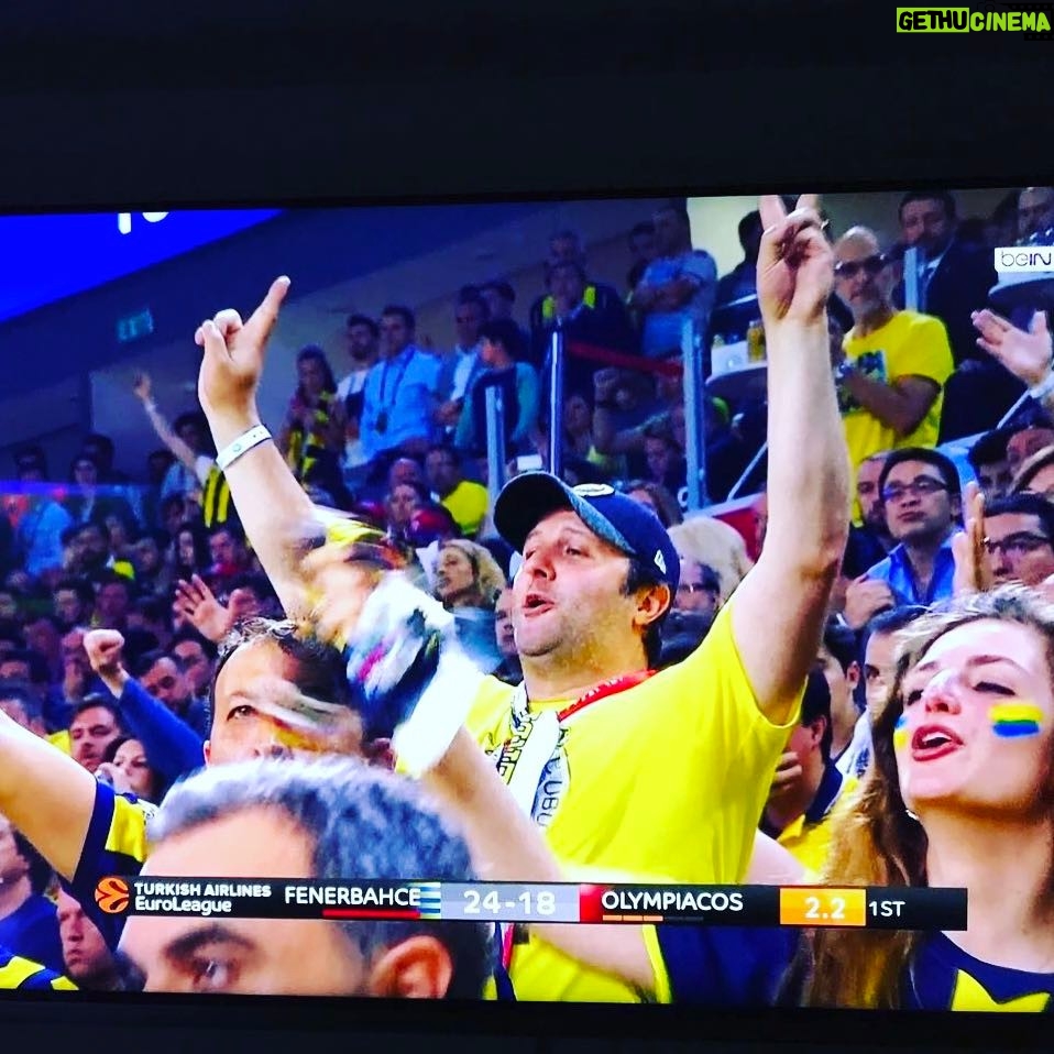 İlker Ayrık - 4.8K Likes - Oradaydım! Tüm kalbimle... #euroleague #fbbasketbol @fbbasketbol #şampiyon #champion