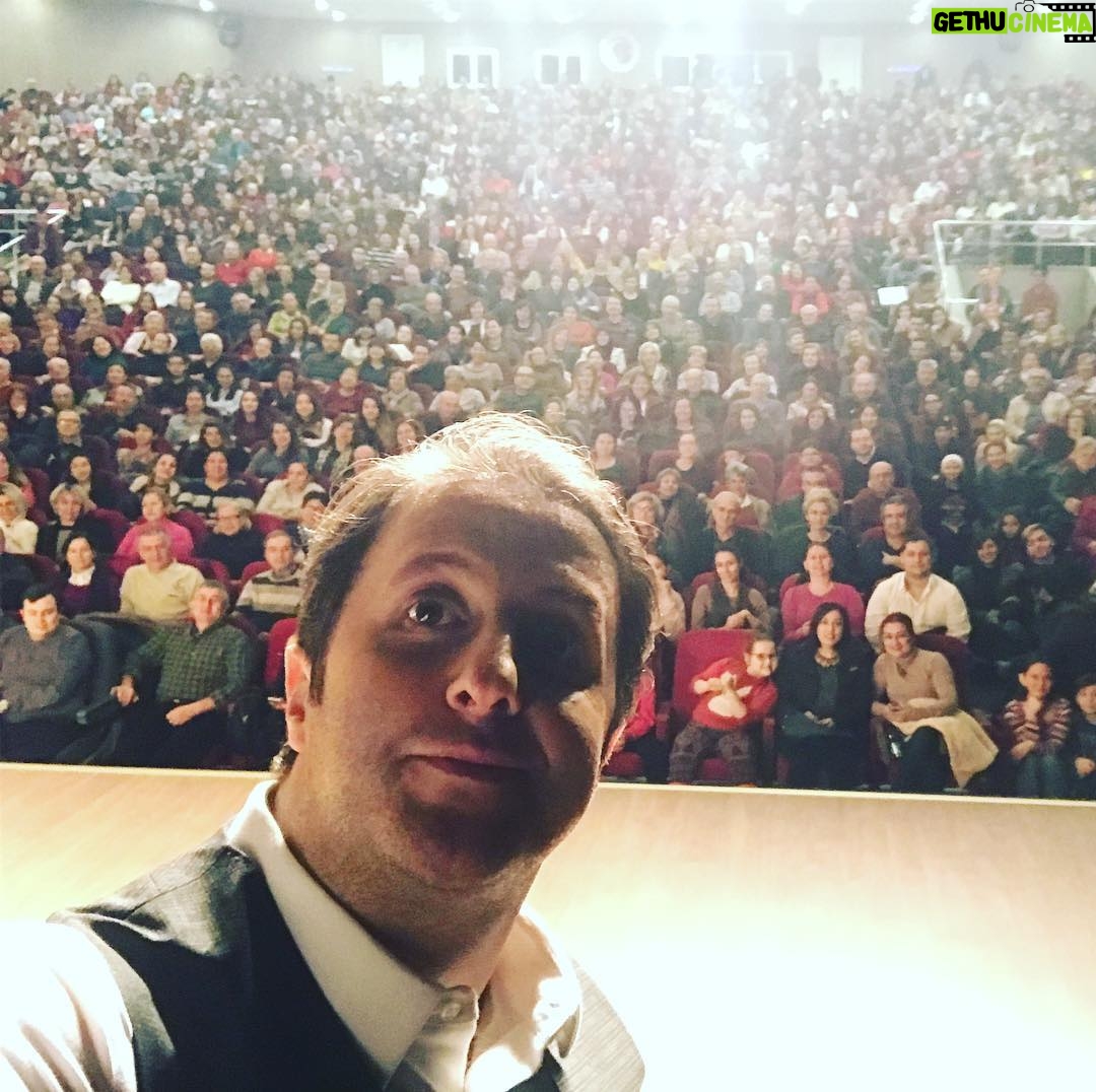 İlker Ayrık - 5.1K Likes - Teşekkürler Çanakkale!.. Gelen 1500 kişiye tek tek teşekkür... #acayiptipler oynadık. Ne iyi ettik... @pervasizyapim