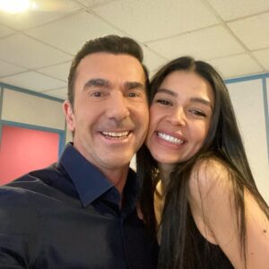 İlker İnanoğlu Instagram - Çok Özledim Minik Kuşumu @elayoruklu 🧿🧿❤️❤️ @arkasokaklarofficial #arkasokaklar #kanald @kanald #tv #film #peoducer #production #istanbul