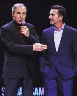 İlker İnanoğlu Instagram - BABA OĞUL A ÖMÜR BOYU KARİYER ÖDÜLÜ 🙏🧿❤️ FATHER AND SON GETTING LIFE TIME ACHIEVEMENT AWARD @zergin