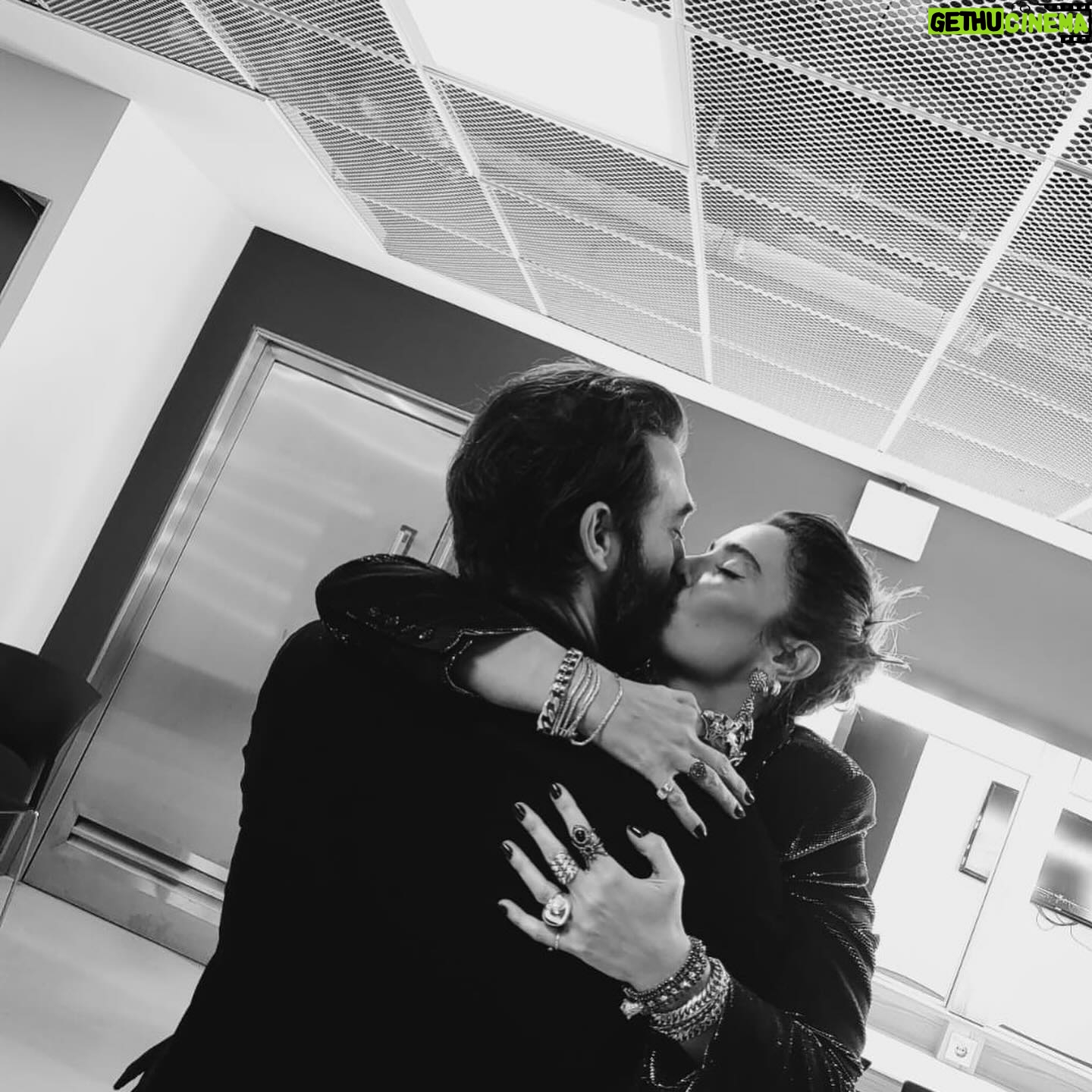 İlker Kaleli - 115K Likes - Dün, bugün, yarın, daima..
Beraber dördüncü defa,
İyi ki doğdun benim canım.
Yüzün hep gülsün.