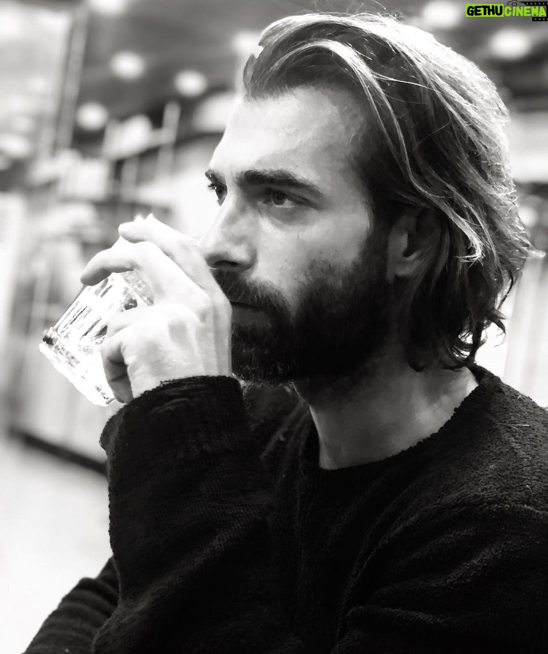 İlker Kaleli - 122.5K Likes - Yani.. f: @candelen