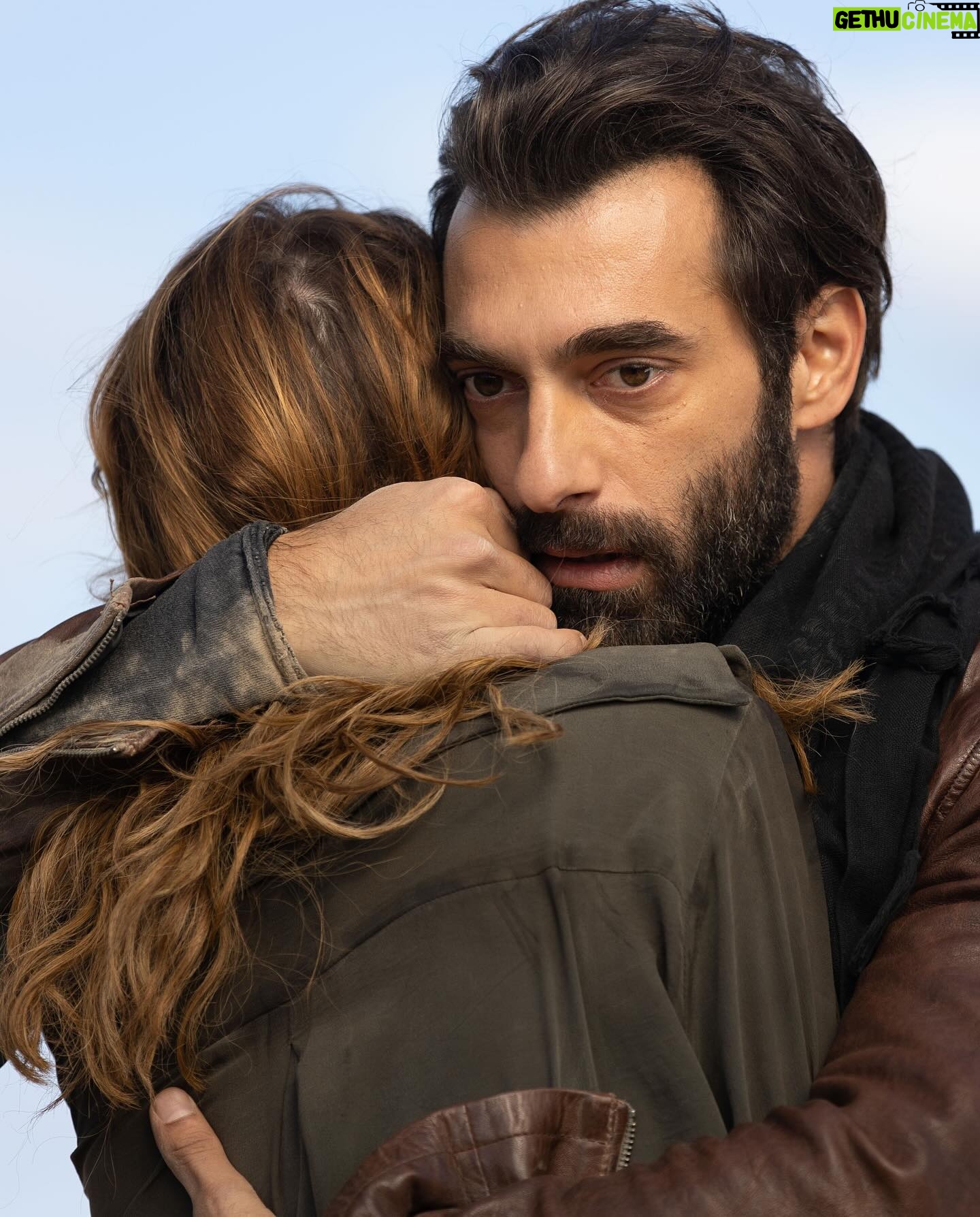 İlker Kaleli - 108.7K Likes - Hola España!
Nos encontramos esta noche a las 22.45 en @antena3com
Bundan 1,5 yıl önce, hiç bilmediğim bir dilde gözü karartıp düşmüştük bir hikayenin içine, deliliğin peşine…
“La passion Turca” bugün ilk defa İspanya ve Latin Amerika’da yayında.
🇹🇷 🇪🇸
F: @yigit___eken