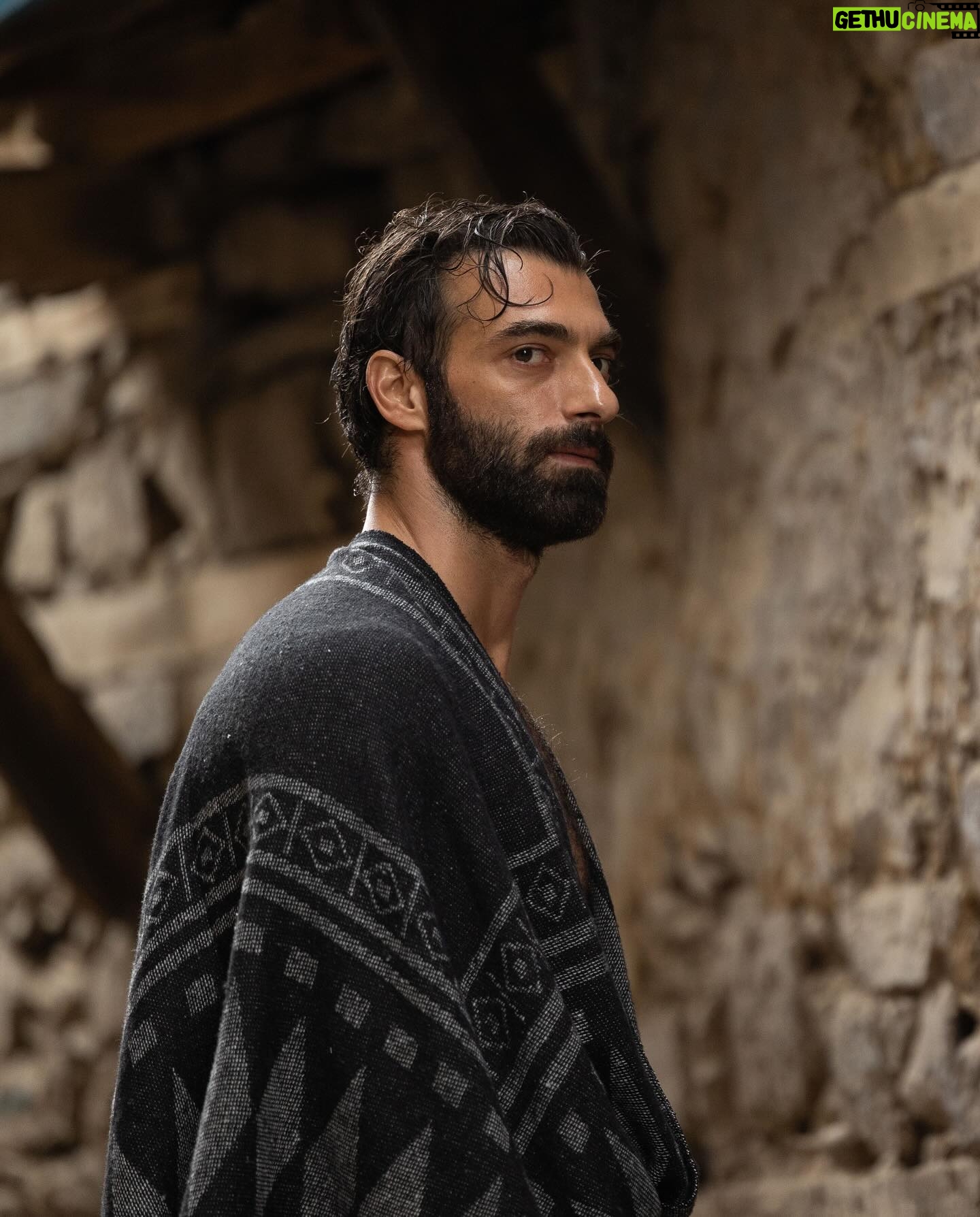 İlker Kaleli - 108.7K Likes - Hola España!
Nos encontramos esta noche a las 22.45 en @antena3com
Bundan 1,5 yıl önce, hiç bilmediğim bir dilde gözü karartıp düşmüştük bir hikayenin içine, deliliğin peşine…
“La passion Turca” bugün ilk defa İspanya ve Latin Amerika’da yayında.
🇹🇷 🇪🇸
F: @yigit___eken