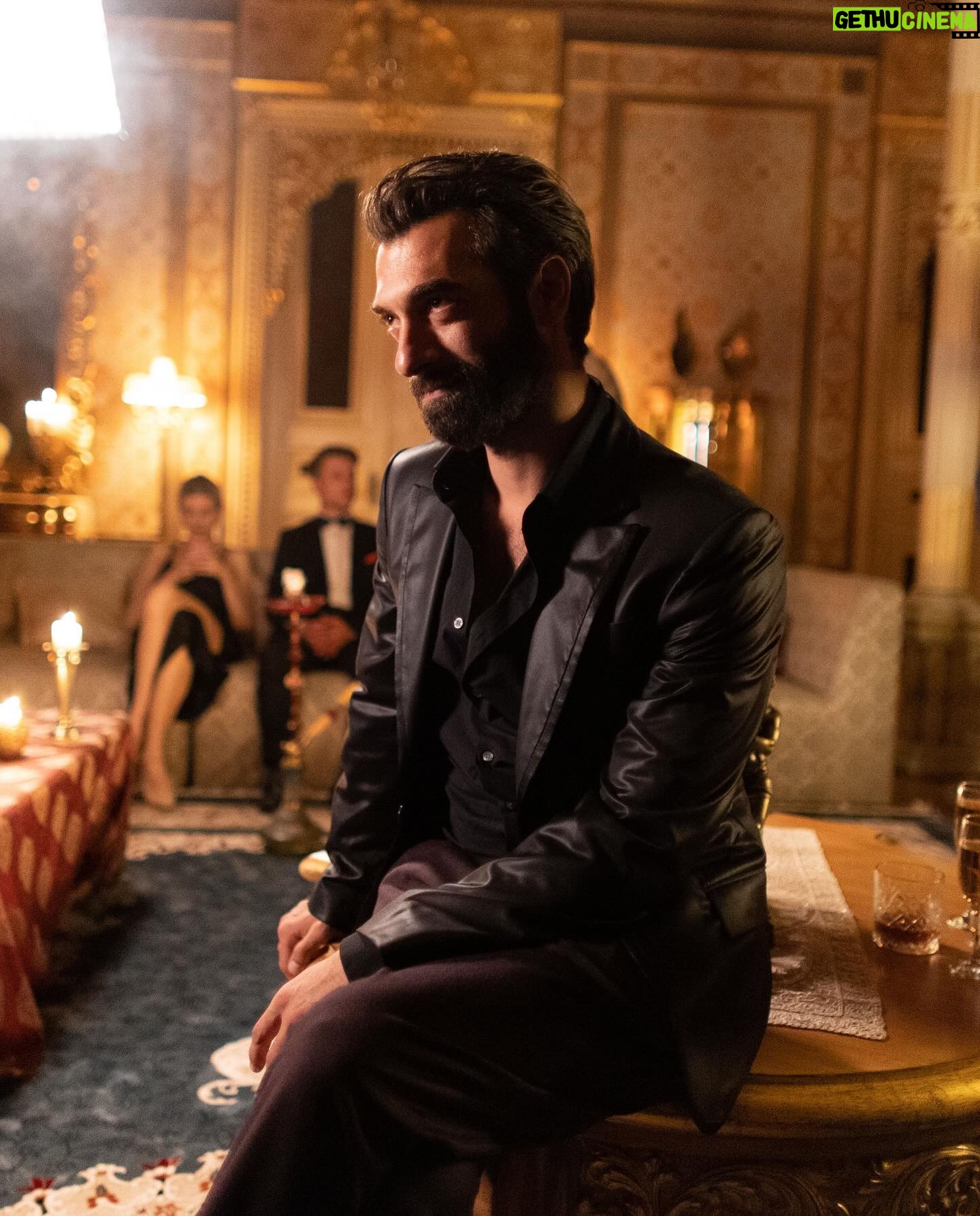 İlker Kaleli - 108.7K Likes - Hola España!
Nos encontramos esta noche a las 22.45 en @antena3com
Bundan 1,5 yıl önce, hiç bilmediğim bir dilde gözü karartıp düşmüştük bir hikayenin içine, deliliğin peşine…
“La passion Turca” bugün ilk defa İspanya ve Latin Amerika’da yayında.
🇹🇷 🇪🇸
F: @yigit___eken