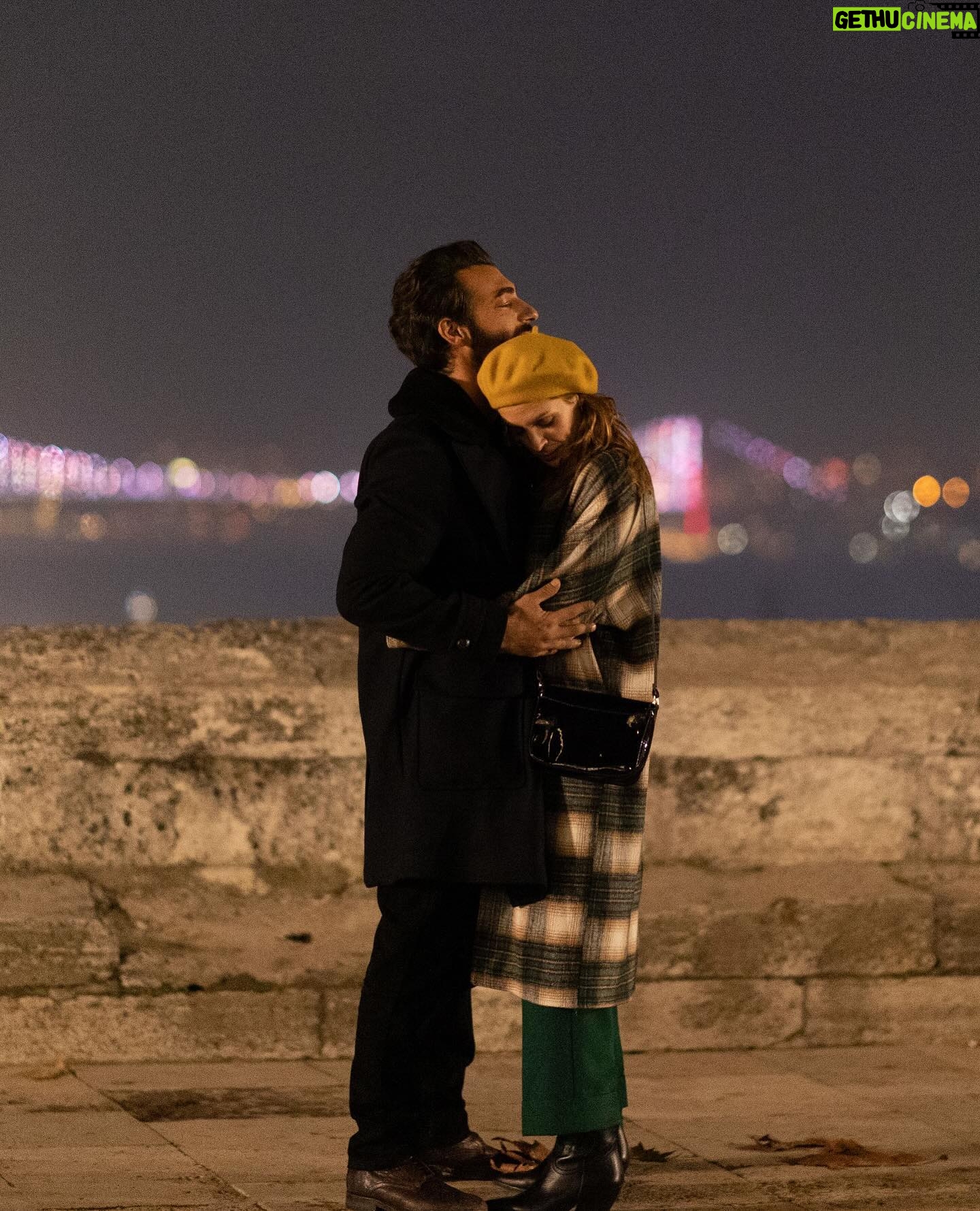 İlker Kaleli - 108.7K Likes - Hola España!
Nos encontramos esta noche a las 22.45 en @antena3com
Bundan 1,5 yıl önce, hiç bilmediğim bir dilde gözü karartıp düşmüştük bir hikayenin içine, deliliğin peşine…
“La passion Turca” bugün ilk defa İspanya ve Latin Amerika’da yayında.
🇹🇷 🇪🇸
F: @yigit___eken