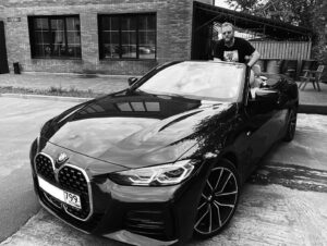Ilya Makarov Instagram - Это был прекрасный двухнедельный роман с BMW 420i Cabrio. Спасибо @bmwgroupru за предоставленный кайф, я попижонил на славу!