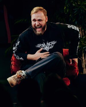 Ilya Makarov Instagram - Я пока шо тут всячески посижу, ок? 📸: @garshone