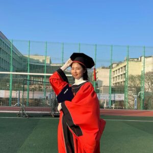 Im So-yun Instagram - 2016년에 꿈에 그리던 동국대학교에 입학해 몇번의 공연을 하고, 몇번의 휴학도 즐기고, 동기들과 깔깔 웃다보니 시간이 흘러 2022년에 졸업을 하게 됐다. 이 때 만난 소중한 인연들은 지금 내 삶의 중요한 부분들이 되었고, 지금의 나를 만들어준 소중한 경험들이 됐지!

고마워 동국대야~ 잘가 동국대야~
나도 코끼리 타봤다🤗