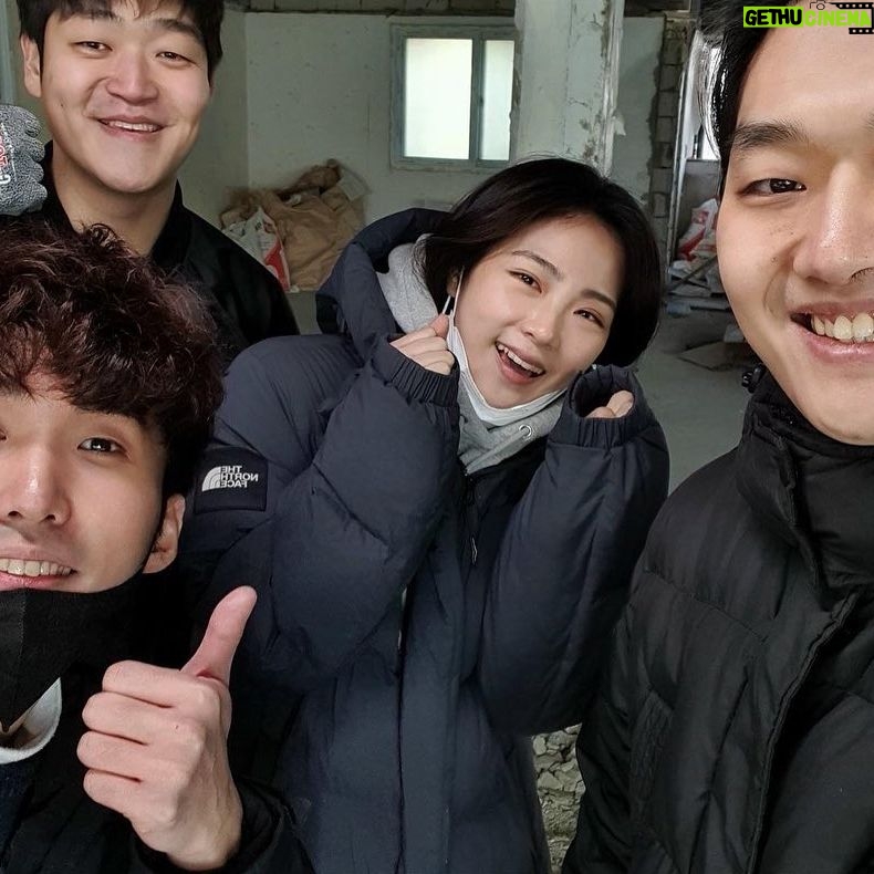 Im So-yun - 1.2K Likes - 제가!! 너덜트에!!
함께 작업했습니다!!!
성덕 임소윤 만만세!!!
유튜브에 ‘ 너덜트 ‘ 를 검색하세요!!!