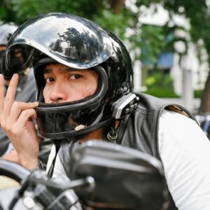 Imam Darto Instagram - "Dan milik Allah-lah apa yang ada di langit dan apa yang ada di Bumi." Tidak ada yang bisa kita sombongkan, sebab semua hanya titipan. Motor ini aja saya pinjam.

Ya Allah, saya siap dititipin uang 100 milyar. InsyaAllah amanah. Aamiin.