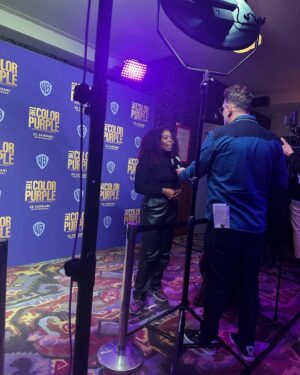 Imanuelle Grives Instagram - De film 'The color Purple' was écht geweldig! Een waardige remake van een prachtig verhaal!

⭐⭐⭐⭐⭐

En met deze prachtige topvrouwen Chillen, is altijd een leuke extra! 
💜💜💜💜💜