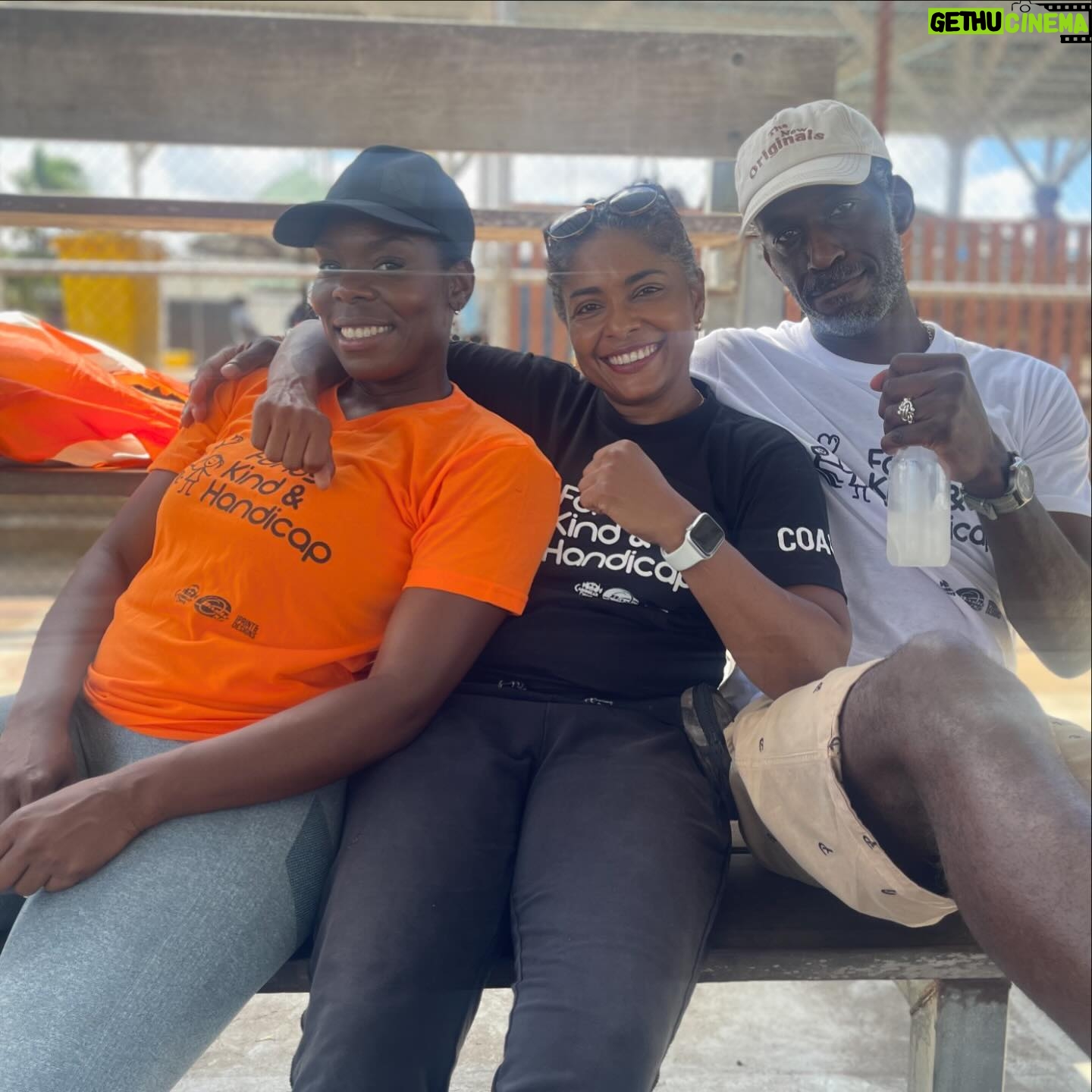 Imanuelle Grives - 583 Likes - Op Kingsday kan een spam met mijn favoriete āOrange momentsā š§”š§”š§”š§” niet ontbrekenā¦
1. My birthday in Cape Verde ā24
2. Premiere van āde Vuurlinieā ā23
3. Shoot met mān zus @alexahbk ā20
4. Op de set bij āZina 2ā 2024
5. Vrijwilligerswerk in Suriname met @ilonkaelmontfoundation en @hesdylonwijk ā23
6. Geweldige view over Istanbul @bramhotel_istanbul ā23
7. Dubai sipping on a Yacht ā23
8. Bij @hotelpeperpot in Suriname ā23
9. Met mān baby @saharmaquillage in Dubai ā23
10. Groepsfoto met de Koninklijke familie na het optreden met @ditiswatwedoen op Kingsday 2023 in Ahoy.
Vandaag ben ik lekker tranquillo op Kingsday! Wat doen jullie allemaal? Waar zĆjn jullie?
.
.
.
.
.
.
.
.
.
#kingsday #kingsday2024 #orange #orangoutfits #dubai #koningsdag #koningsdag2024 #solotrips #womantravel #womentravel #capeverde #boavista #performance #