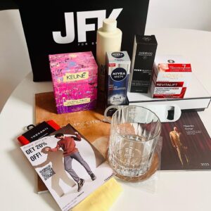 Imanuelle Grives Instagram - Thanks @jfk.men and @maisonpr for having me. And thanks for the lovely Goodie-bag!🤩

Congratulations @nasrdin_dchar on winning 'Greatest Man 2023'. Well deserved! We're proud of you and we love you!! 💜💜💜

Styling: @maureenpowel 
MUA: @saharmaquillage 
Dress: @patriziapepehub_ams @patriziapepe 
.
.
.
.
.
.
.
.
.
.
.
.
.
.
.
.
.
#jfk #jfkawards #jfkawards2023 #event #actrice #actress #blackactress #amsterdam #clublido #redcarpetlook